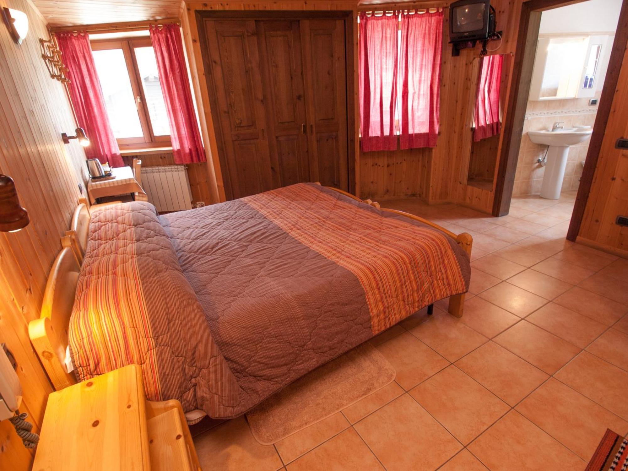 Le Vieux Rascard Chambres D'Hotes シャンポルク 部屋 写真
