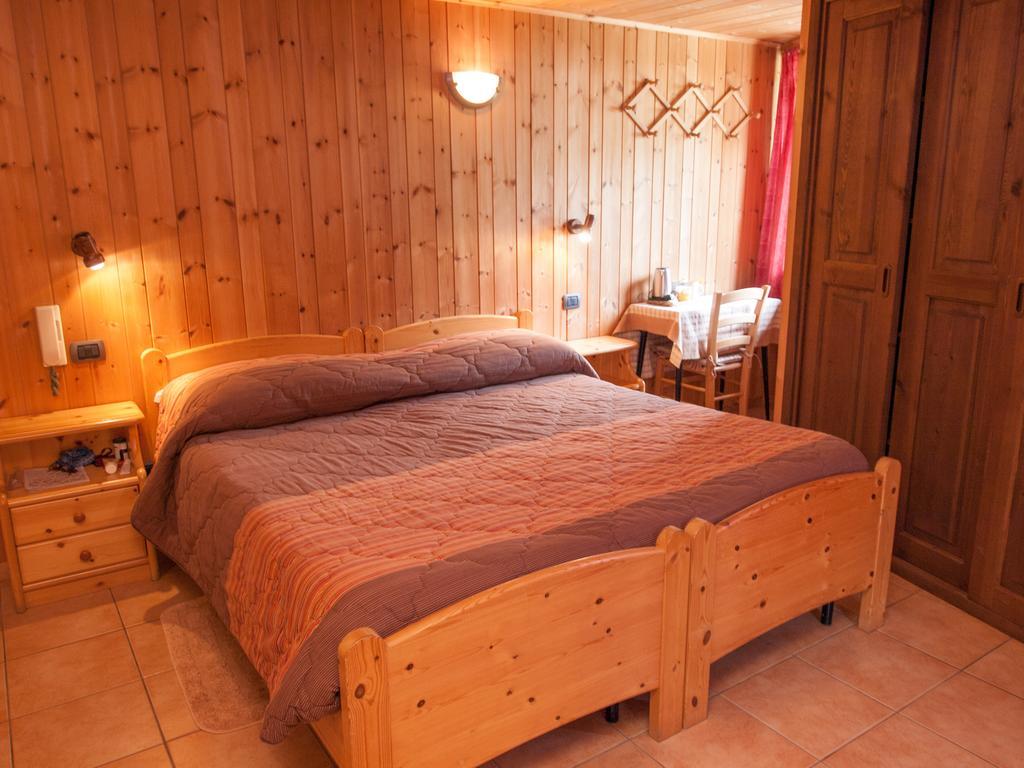 Le Vieux Rascard Chambres D'Hotes シャンポルク 部屋 写真
